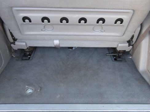 Used 2002 Ford Windstar LX image 18