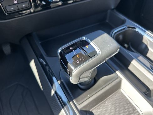 Used 2025 Chevrolet Silverado 1500 ZR2 w/ Technology Package image 30