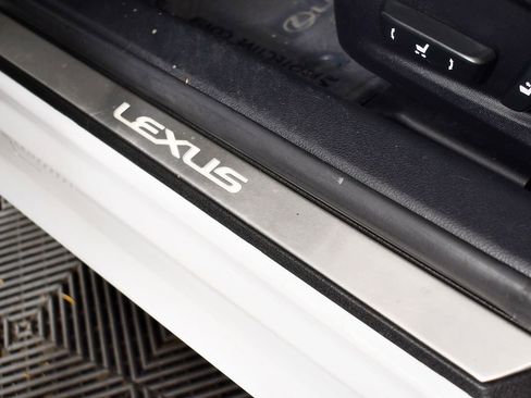 Used 2016 Lexus IS 300 AWD image 27