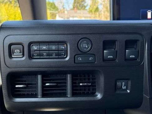 Used 2024 Chevrolet Brightdrop 600 w/ Battery Pack, Max Range AWD/4WD image 23