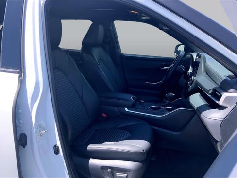 Used 2024 Toyota Highlander XSE AWD/4WD image 9