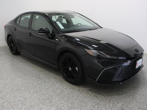 Certified 2025 Toyota Camry SE image 4