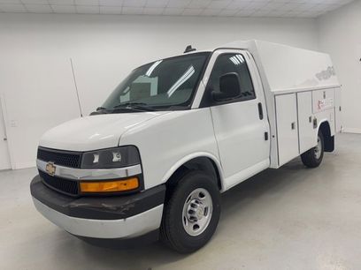 New 2025 Chevrolet Express 3500 w/ Power Convenience Package