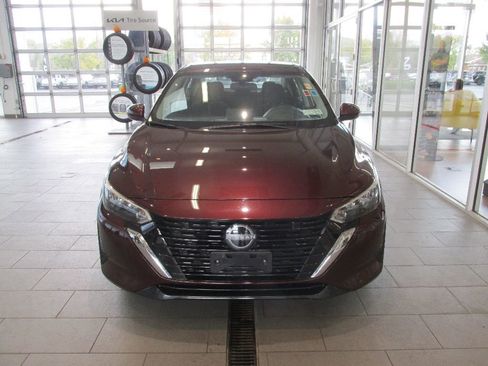 Used 2024 Nissan Sentra SV image 2