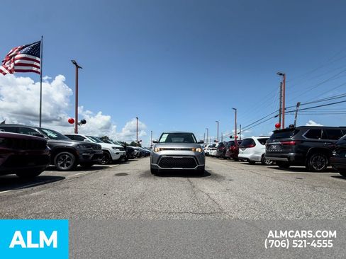 Used 2025 Kia Soul LX w/ LX Technology Package FWD image 6