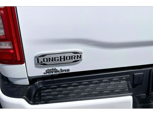 Used 2024 RAM 2500 Limited AWD/4WD image 9