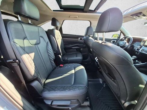 Used 2023 Kia Sorento SX AWD/4WD image 23