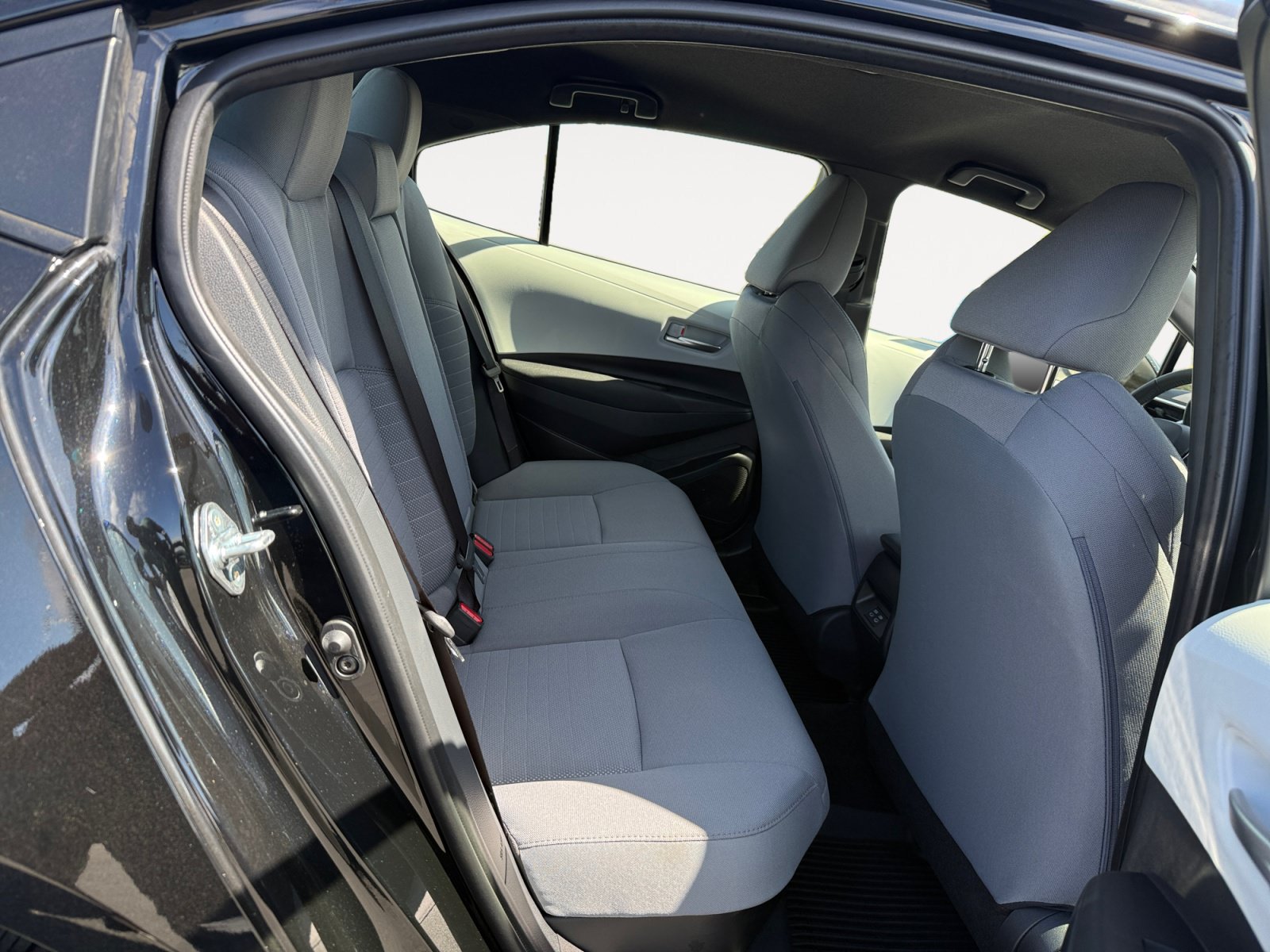 Used 2026 Toyota Corolla SE FWD image 18