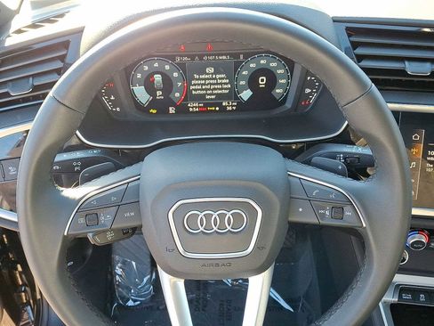 Used 2025 Audi Q3 2.0T Premium w/ Convenience Package image 16