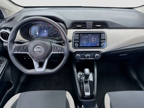 Used 2021 Nissan Versa SV FWD image 14