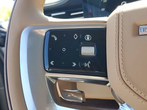 Certified 2025 Land Rover Range Rover Autobiography AWD/4WD image 18