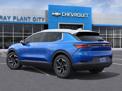 New 2026 Chevrolet Equinox EV LT image 3