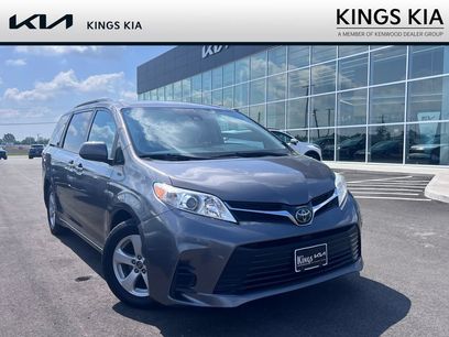 Used 2018 Toyota Sienna LE