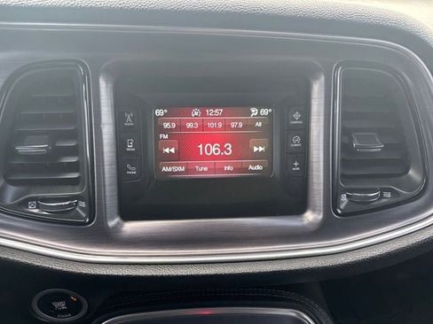 Used 2016 Dodge Challenger SXT image 19