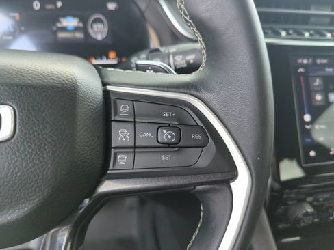 Used 2022 Jeep Grand Cherokee L Laredo w/ Luxury Tech Group I RWD image 23