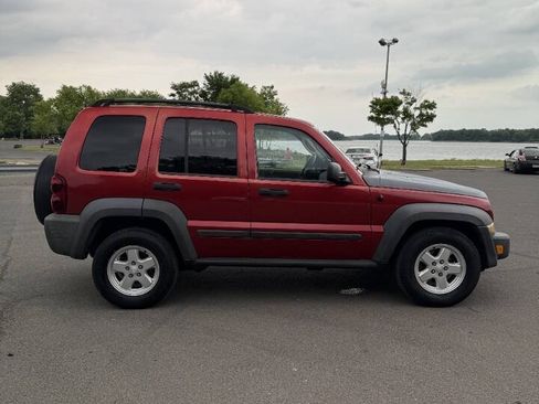 Used 2007 Jeep Liberty Sport AWD/4WD image 8