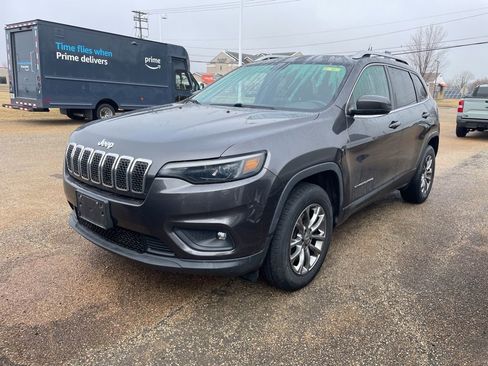 Used 2019 Jeep Cherokee Latitude Plus image 2