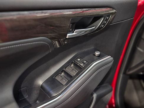 Used 2022 Toyota Highlander Platinum image 21