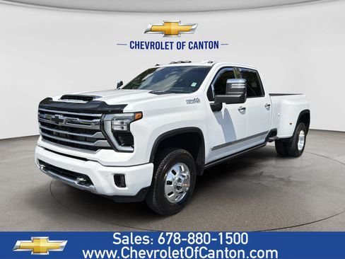 Used 2026 Chevrolet Silverado 3500 High Country w/ Technology Package AWD/4WD image 1