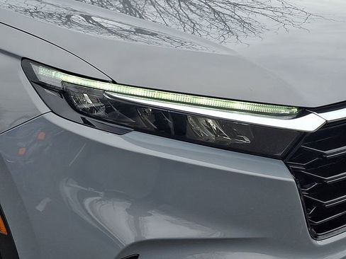 Used 2024 Honda CR-V EX image 9