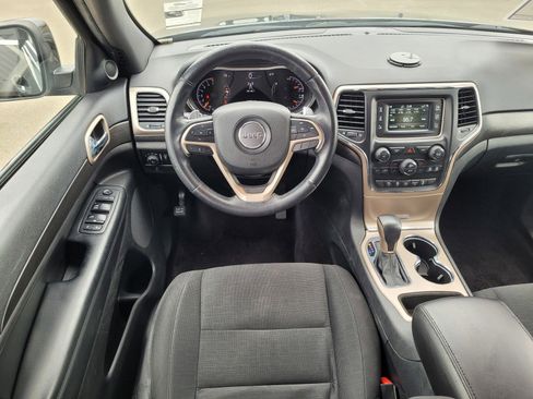 Used 2017 Jeep Grand Cherokee Laredo w/ Quick Order Package 2BE image 14