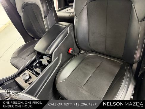 Used 2023 Jeep Grand Cherokee Altitude AWD/4WD image 22