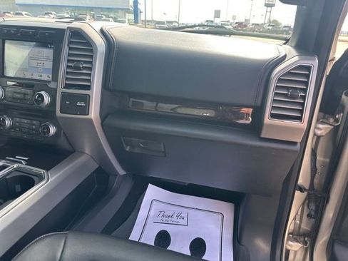 Used 2017 Ford F150 Platinum w/ Equipment Group 701A Luxury image 10