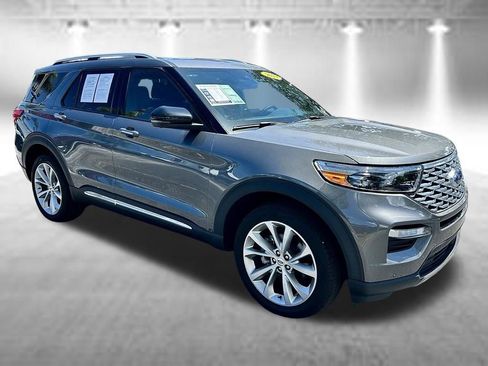 Used 2023 Ford Explorer Platinum w/ Technology Package AWD/4WD image 3