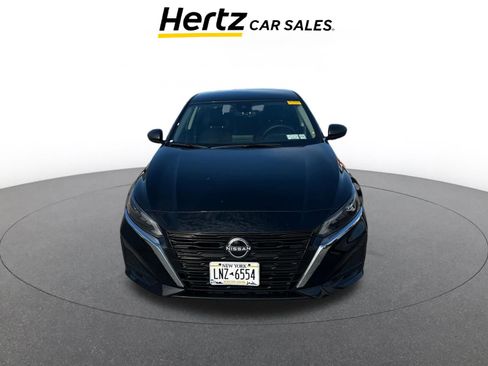 Used 2025 Nissan Altima 2.5 SV image 2
