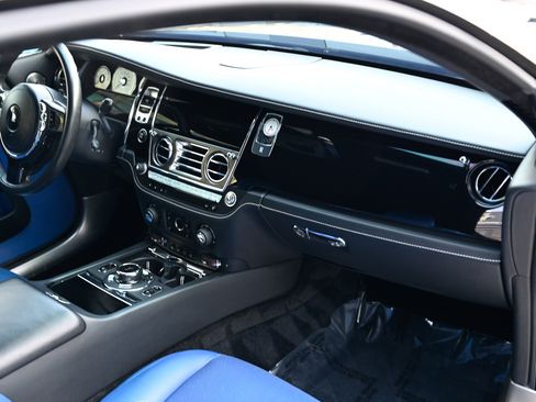 Used 2017 Rolls-Royce Wraith image 37