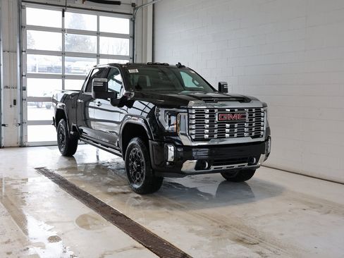 New 2026 GMC Sierra 3500 Denali w/ Denali Reserve Package image 2