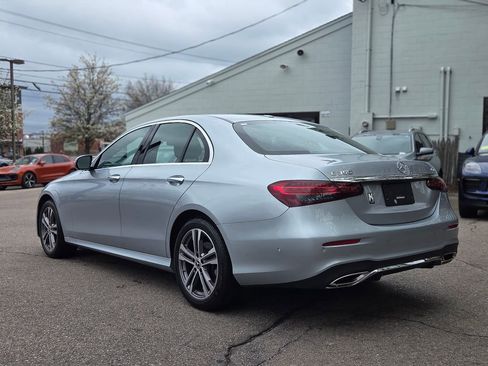 Used 2022 Mercedes-Benz E 350 4MATIC Sedan image 4