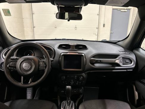 Used 2021 Jeep Renegade Latitude AWD/4WD image 18