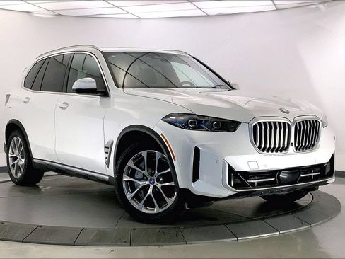 Used 2025 BMW X5 xDrive50e AWD/4WD image 1