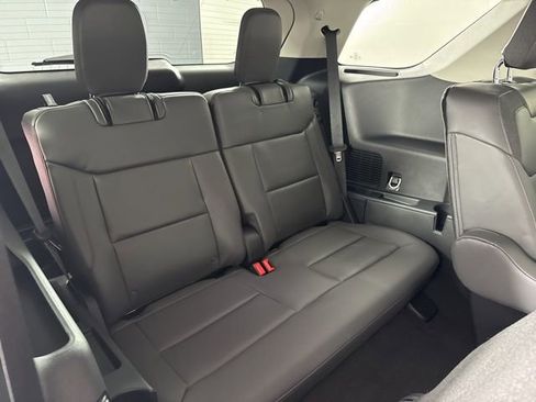 New 2025 Ford Explorer Active w/ Active Comfort Package image 33