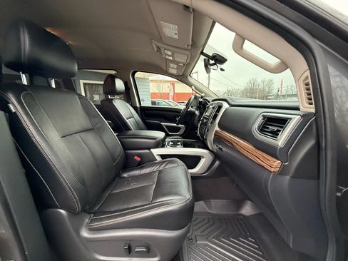 Used 2017 Nissan Titan SL AWD/4WD image 32