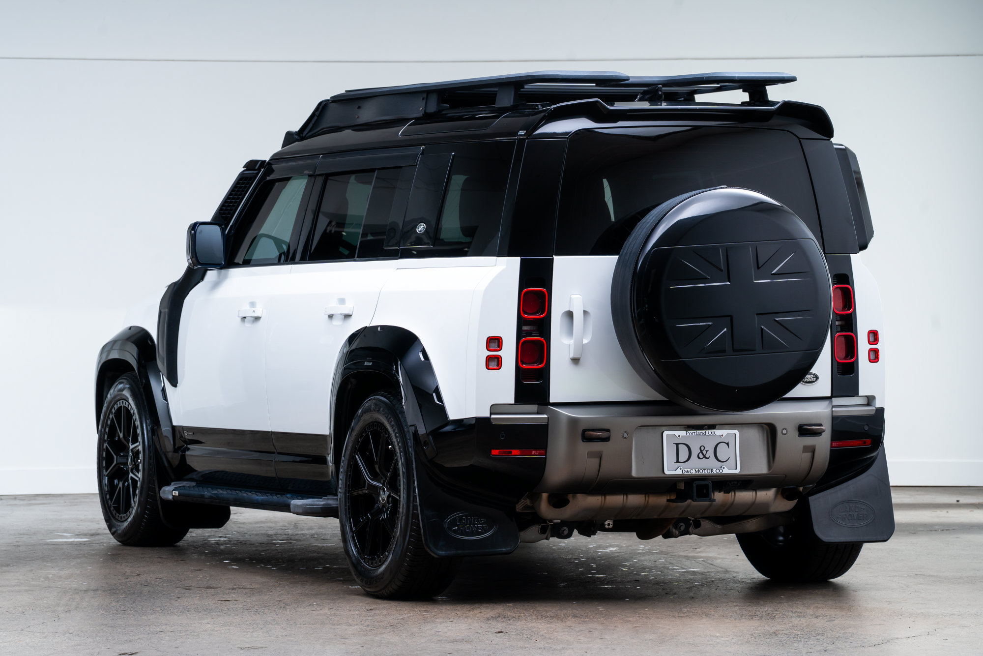 Used 2021 Land Rover Defender 110 X-Dynamic HSE AWD/4WD image 5