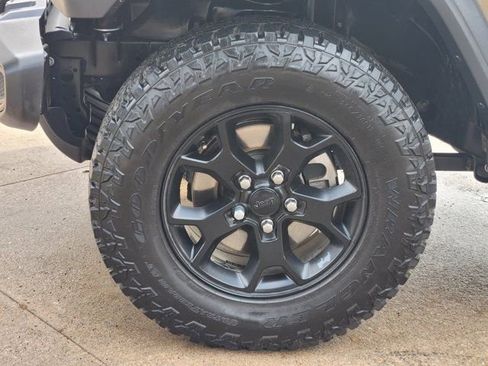 Used 2021 Jeep Wrangler Unlimited Sport image 17