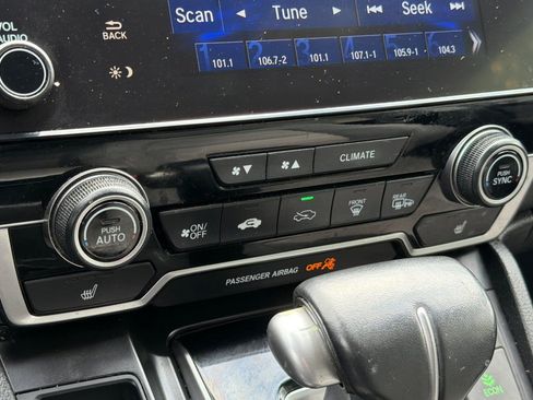 Used 2018 Honda CR-V Touring image 20
