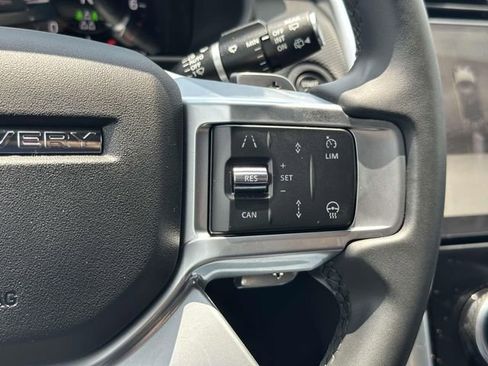 Used 2024 Land Rover Discovery Dynamic SE image 22