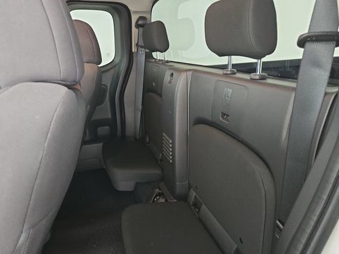 Used 2024 Nissan Frontier S AWD/4WD image 28