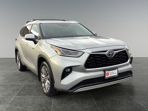 Certified 2021 Toyota Highlander Platinum image 7