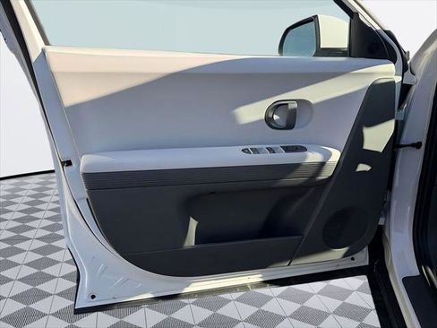 New 2026 Hyundai Ioniq 5 SEL image 11