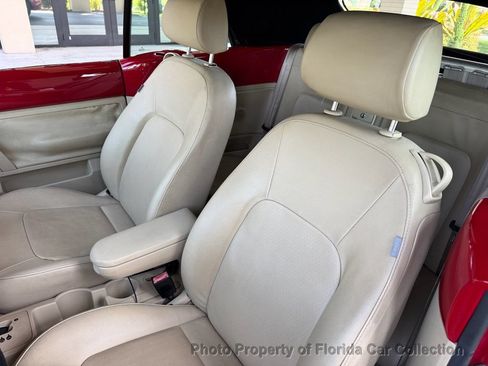 Used 2010 Volkswagen Beetle Convertible FWD image 8