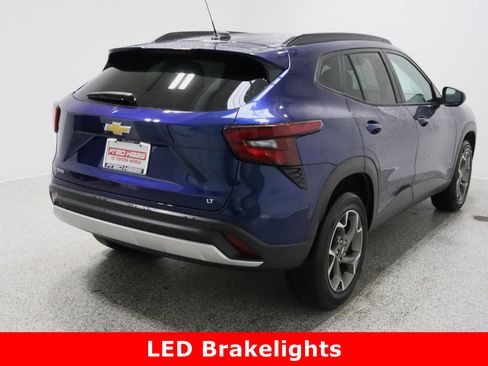 Used 2024 Chevrolet Trax LT w/ Driver Confidence Package image 7