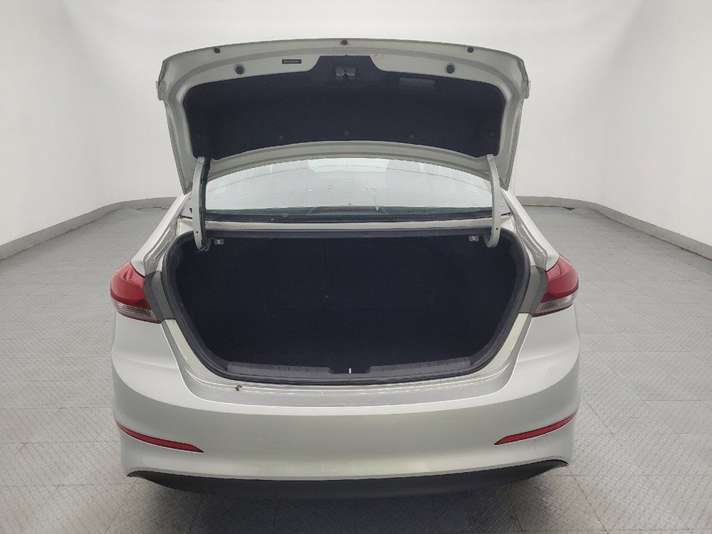 Used 2018 Hyundai Elantra SE FWD image 29