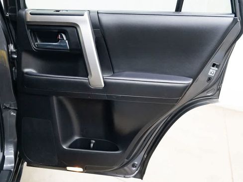 Used 2022 Toyota 4Runner SR5 Premium w/ Moonroof Package AWD/4WD image 32