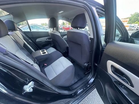 Used 2013 Chevrolet Cruze LS image 11