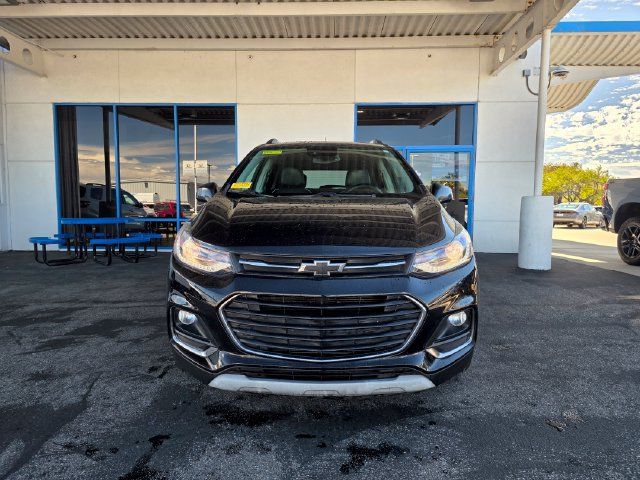 Used 2019 Chevrolet Trax Premier w/ Midnight Edition FWD image 2