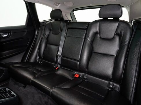 Used 2020 Volvo XC60 T6 Inscription w/ Protection Package Premier image 24